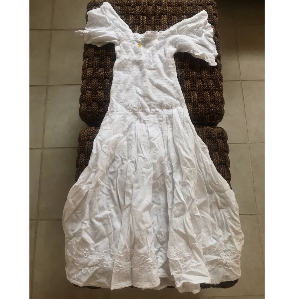 White dress with shot sleeves
